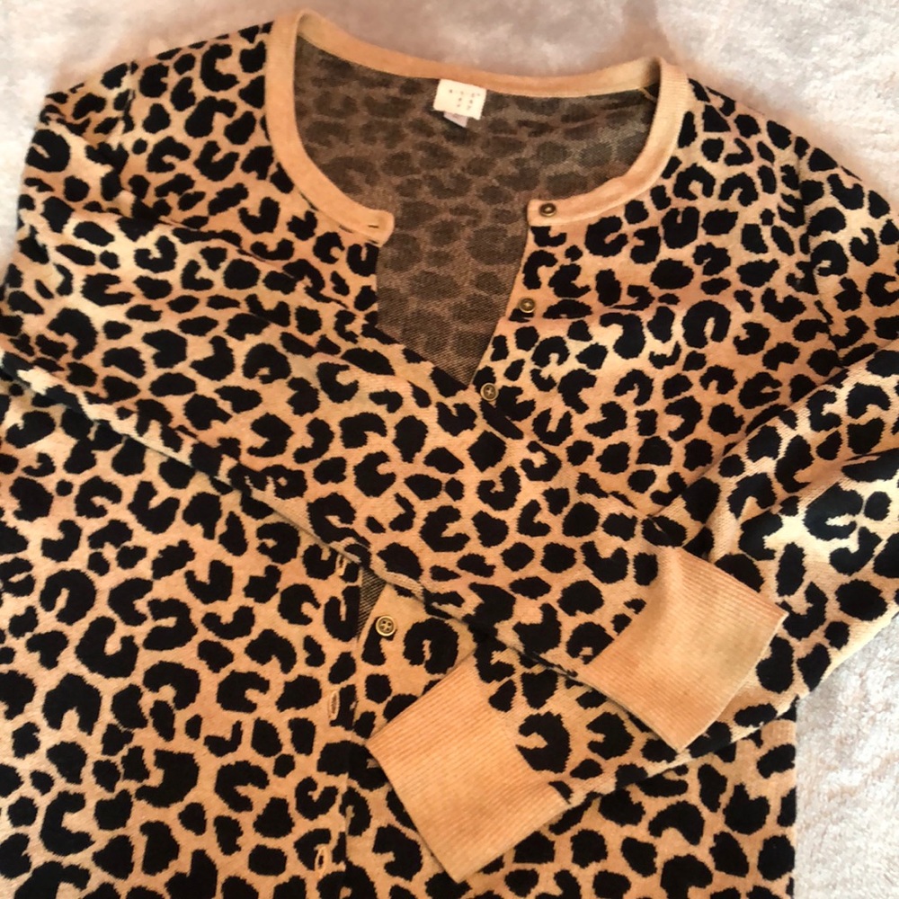 Cute leopard sweater